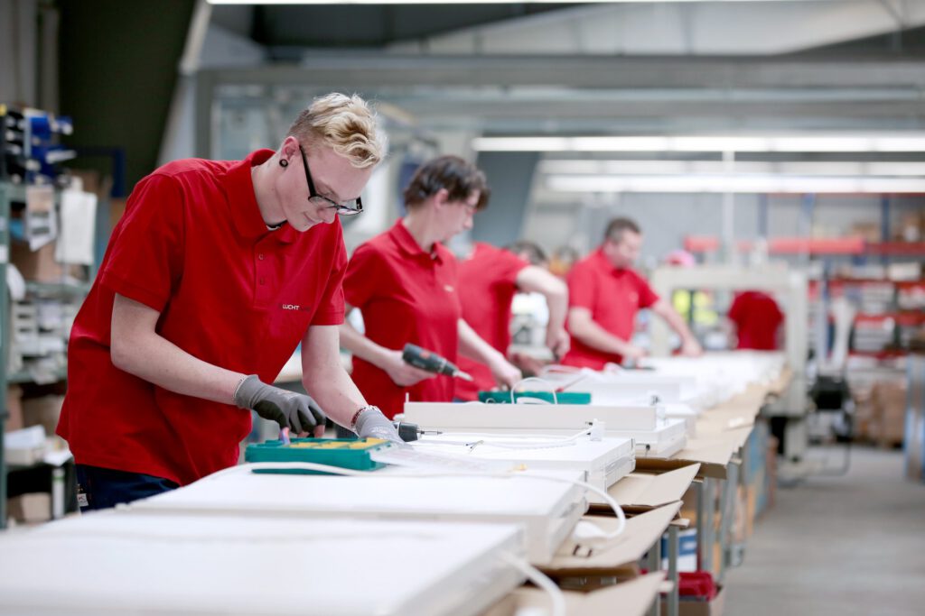 Produktion von Elektroheizungen bei LUCHT LHZ, Hersteller von Elektroheizungen für OEM-Partner